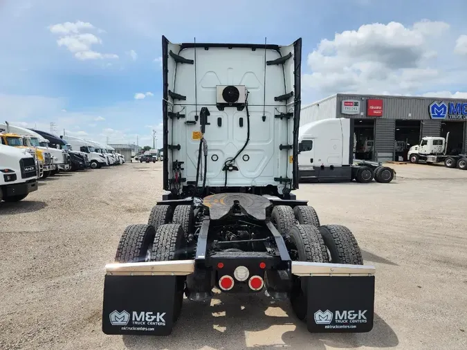 2021 FREIGHTLINER CASCADIA CA126