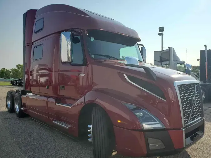 2020 VOLVO VNL64T860