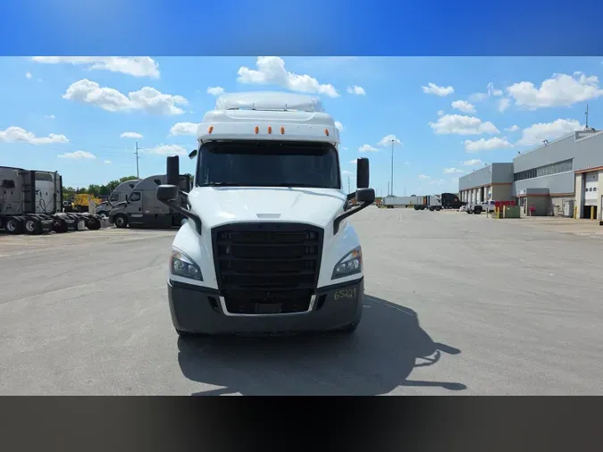 2019 Freightliner Cascadia 126