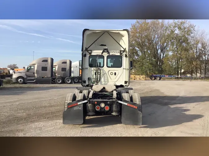 2020 Freightliner Cascadia 12653bd0fba0d24606dec1631e0c256c6f7