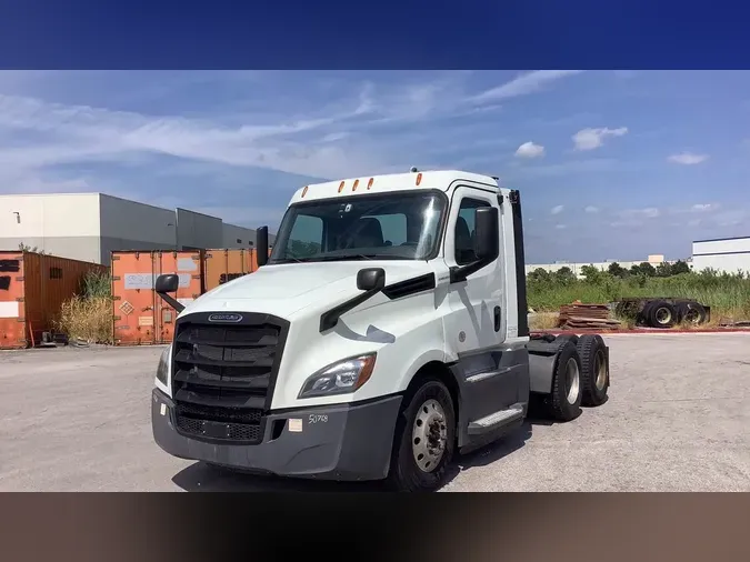 2020 Freightliner Cascadia 12653bd10343564b19dd45c44a7c2edc374