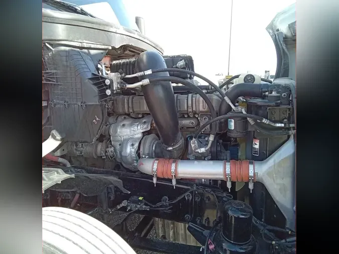 2020 Freightliner Cascadia 126