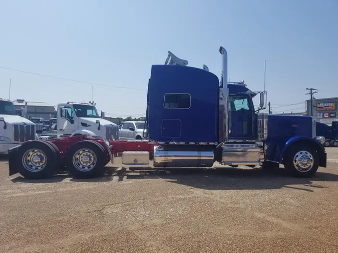 2021 Peterbilt 389