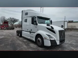 2022 VOLVO VNL64T760