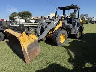 2015 DEERE 304K