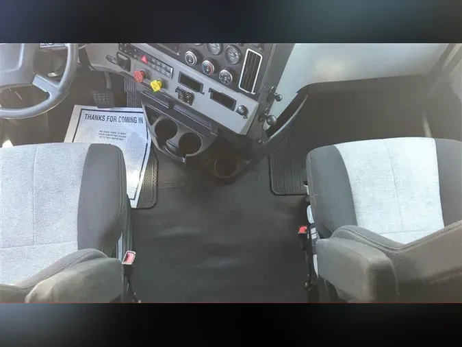 2019 FREIGHTLINER CA126
