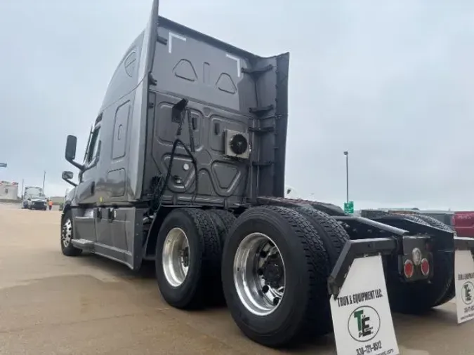 2022 Freightliner Cascadia 12653c793903aec2bc2ca1bfcd3b5906053