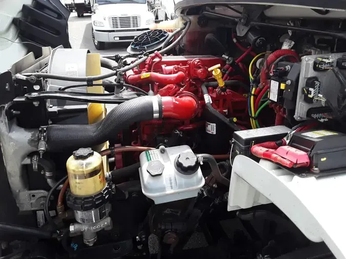 2018 FREIGHTLINER M2 106