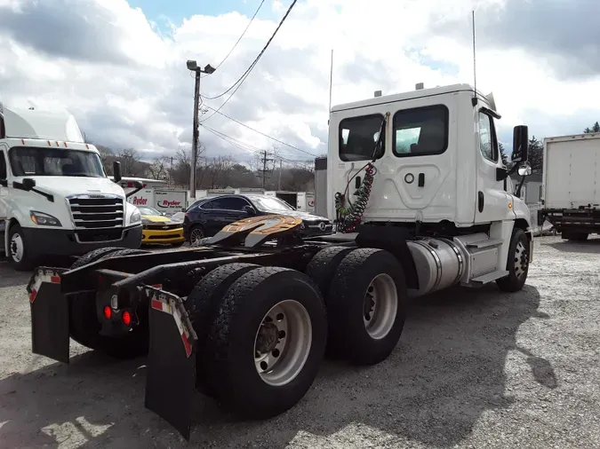 2020 FREIGHTLINER/MERCEDES CASCADIA 125