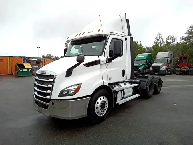 2020 Freightliner Cascadia 126