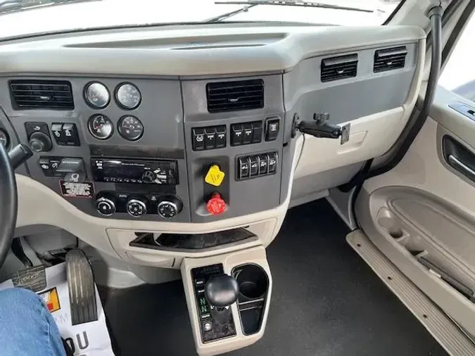 2020 Peterbilt 567