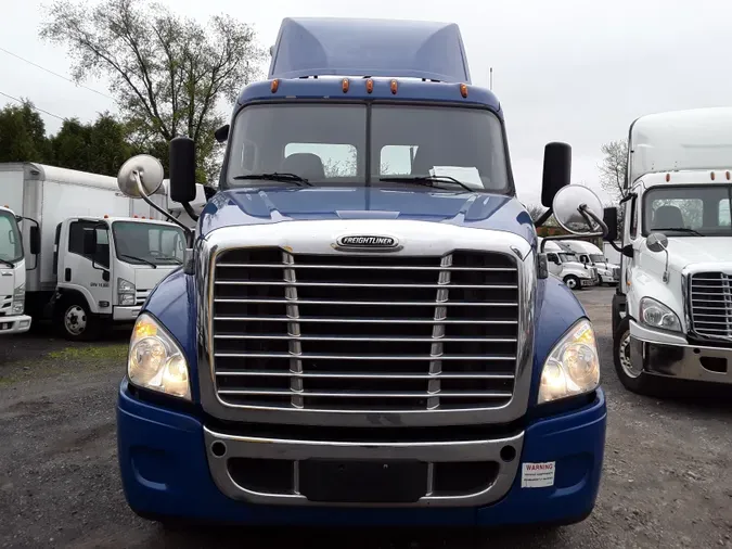 2017 FREIGHTLINER/MERCEDES CASCADIA 125