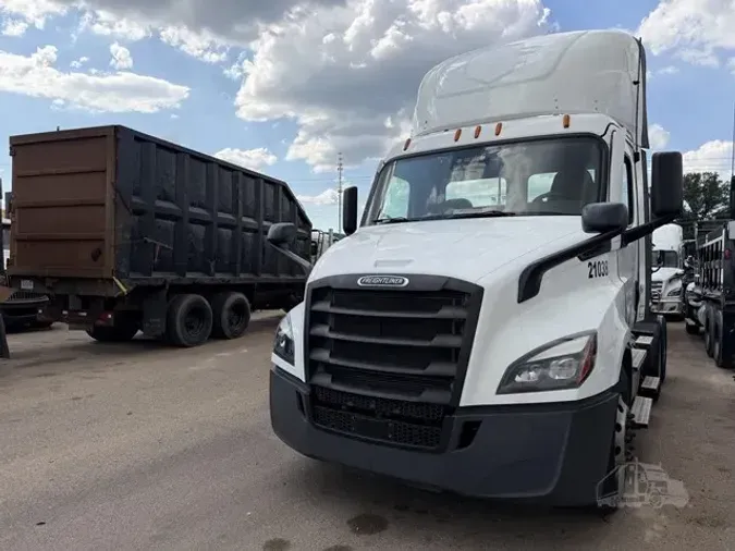2021 FREIGHTLINER CASCADIA 11653d237453a4379a9dc1f5fc6d40278bb