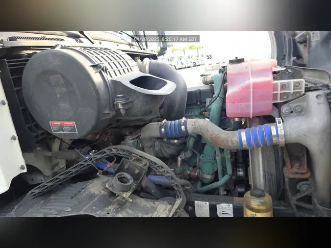 2018 Volvo VNL300