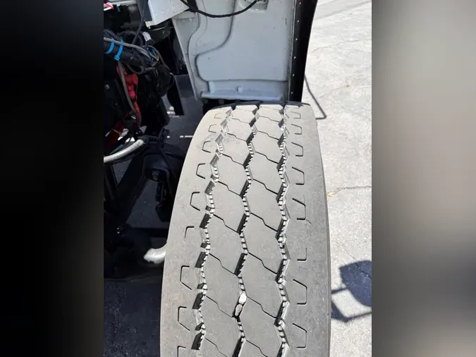 2021 Peterbilt 348