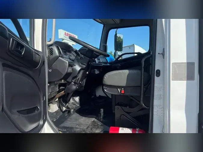 2018 HINO 268