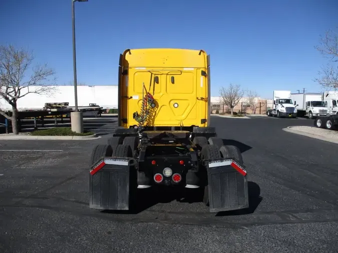 2020 FREIGHTLINER/MERCEDES CASCADIA 125