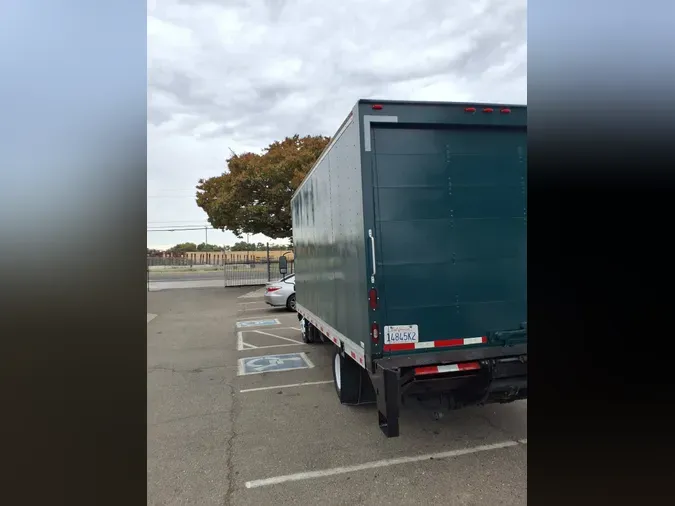 2018 ISUZU NPR53e0a4397f1bb6ab8358ffea6ad31112