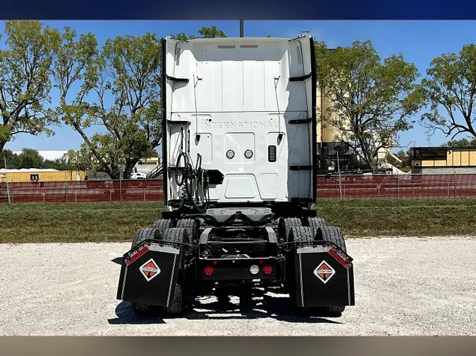 2022 INT LT625 6x4