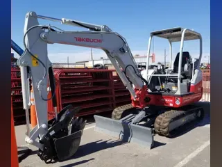 2020 TAKEUCHI TB240RA