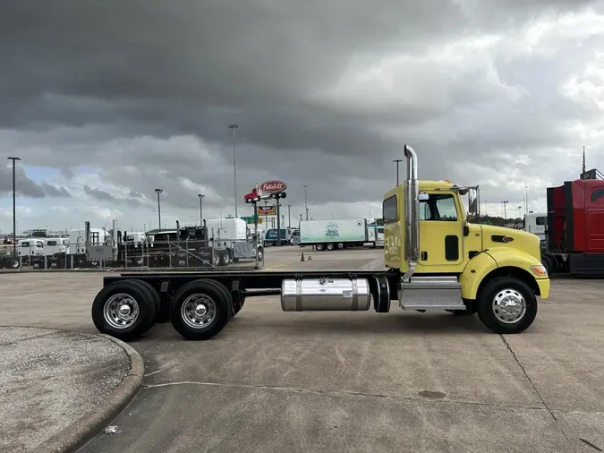 2020 Peterbilt 348