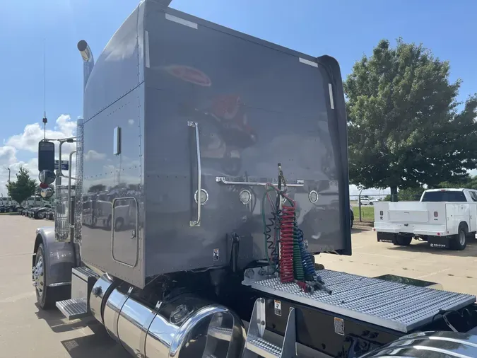 2019 Peterbilt 389