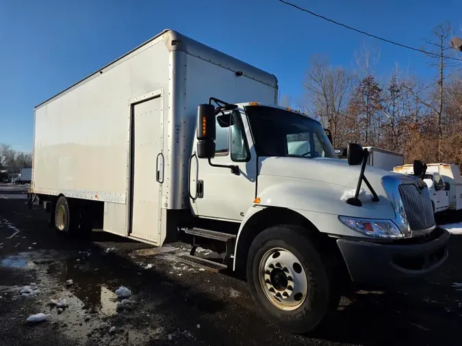 2019 NAVISTAR INTERNATIONAL 4300 SBA