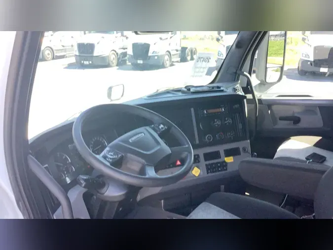 2021 Freightliner Cascadia 126