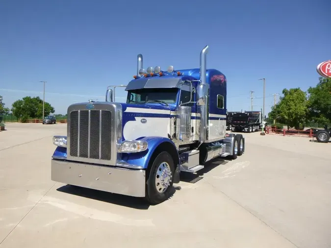 2022 Peterbilt 389