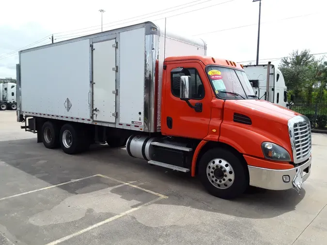 2017 FREIGHTLINER/MERCEDES CASCADIA 113" DAYCAB