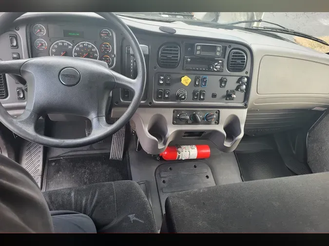 2018 FREIGHTLINER/MERCEDES M2 106