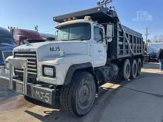2000 MACK RD688S
