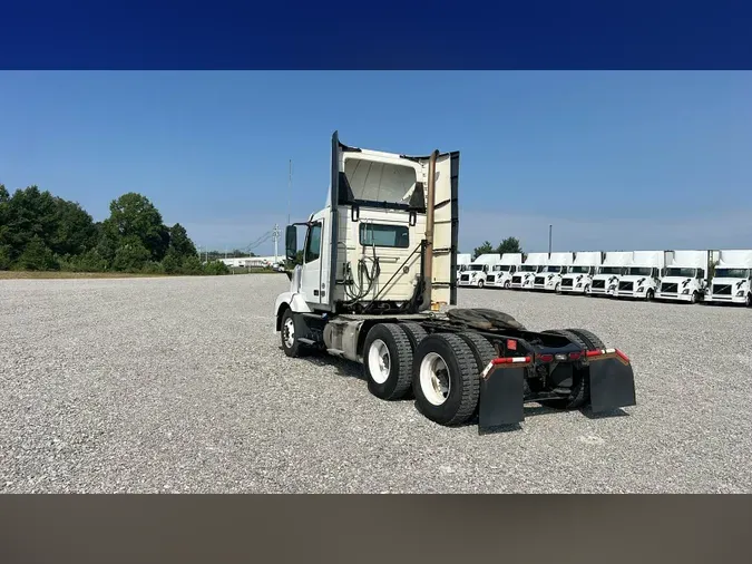 2016 Volvo VNL300