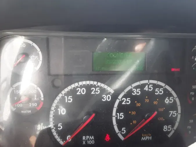 2018 FREIGHTLINER M2 106