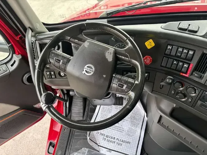 2023 VOLVO VNL64T860