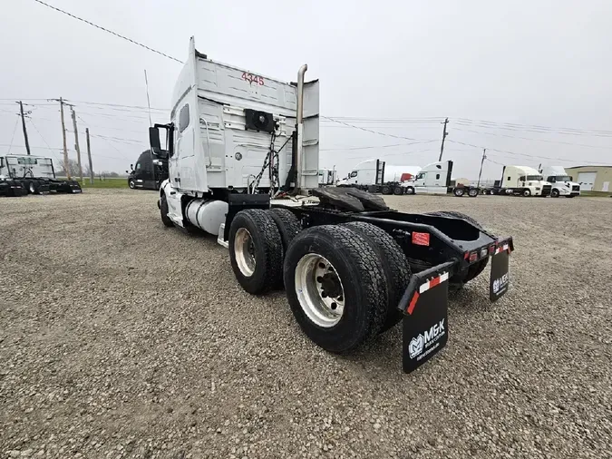 2021 VOLVO VNL64T74054075751814d443db529aea235b6b73b