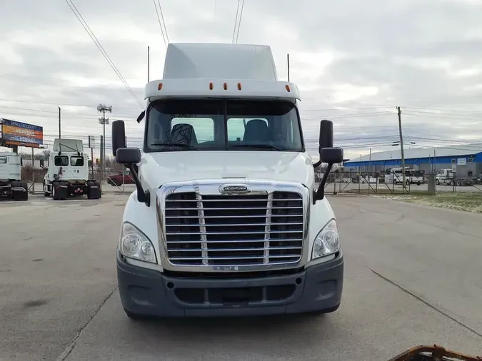 2019 FREIGHTLINER/MERCEDES CASCADIA 113