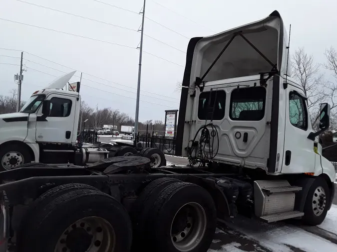 2020 FREIGHTLINER/MERCEDES NEW CASCADIA 116