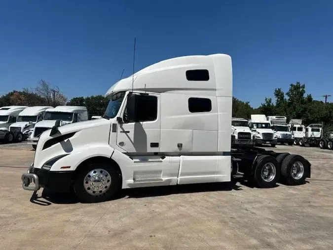 2019 VOLVO VNL64T760