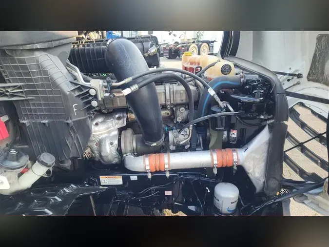 2021 FREIGHTLINER CA126