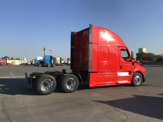 2023 FREIGHTLINER CA126