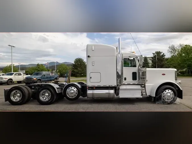 2023 PETERBILT 389