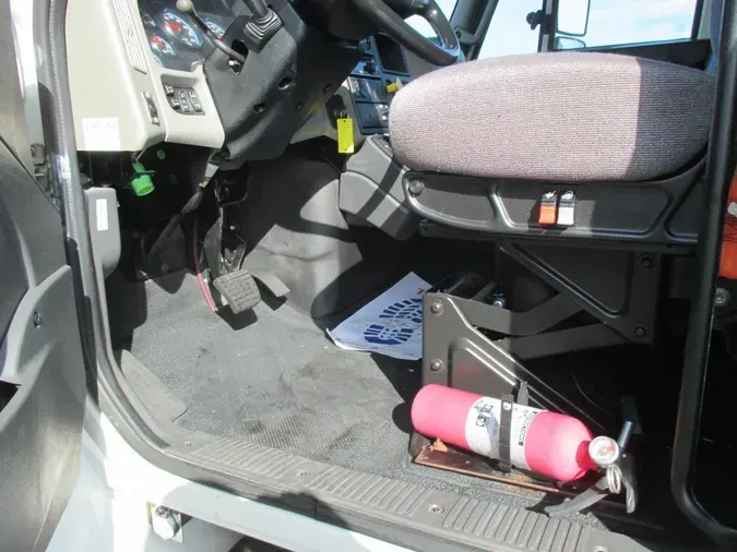 2015 INTERNATIONAL 4300