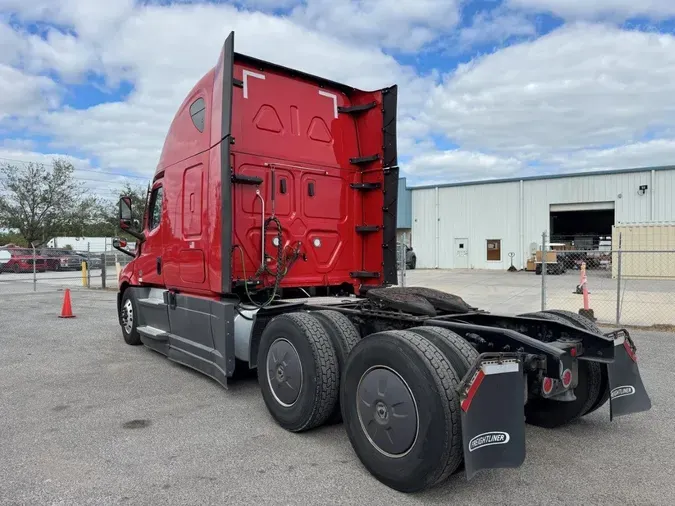 2021 Freightliner Cascadia