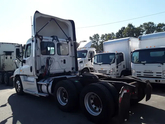 2016 FREIGHTLINER/MERCEDES CASCADIA 125