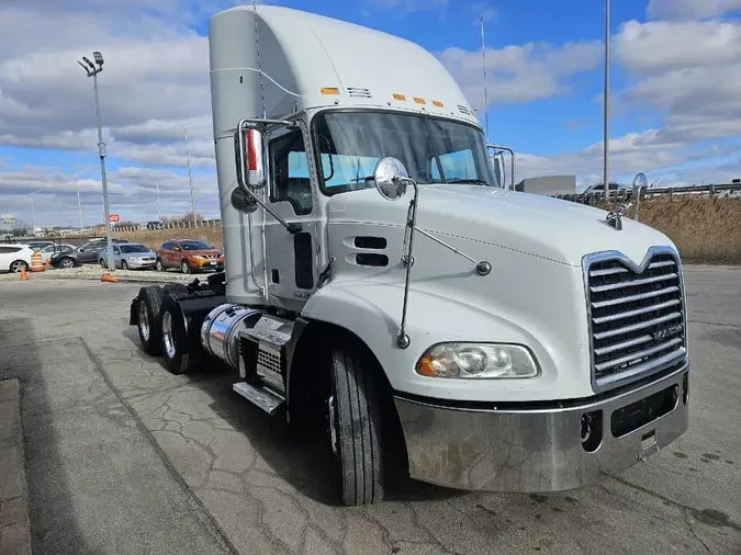 2018 MACK CXU613