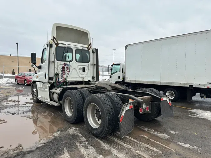 2017 FREIGHTLINER/MERCEDES CASCADIA 125