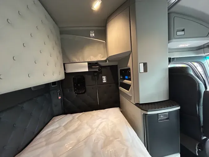 2025 Kenworth W990541e41e1a4893155b308ef035b464241