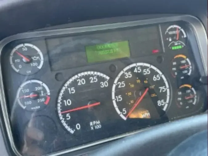 2016 FREIGHTLINER M2 106