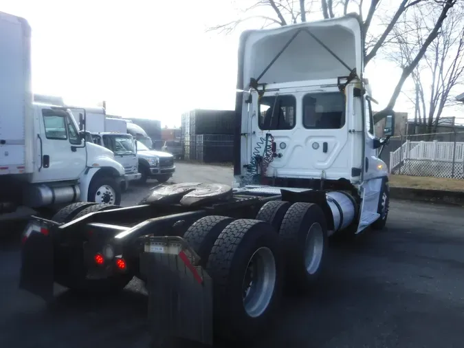 2018 FREIGHTLINER/MERCEDES CASCADIA 125